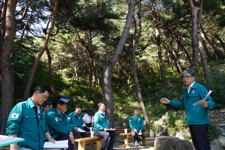 인왕산 산불피해지, 생태적 복원 설계 점검